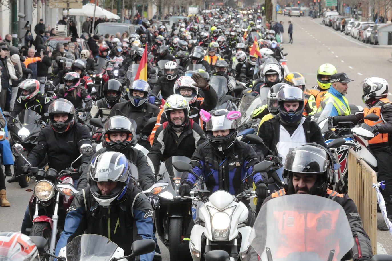 El desfile de banderas de Pingüinos, en imágenes (1/2)