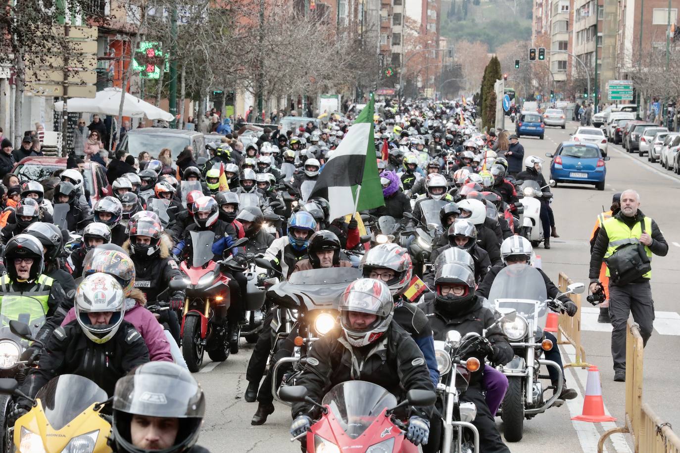 El desfile de banderas de Pingüinos, en imágenes (1/2)