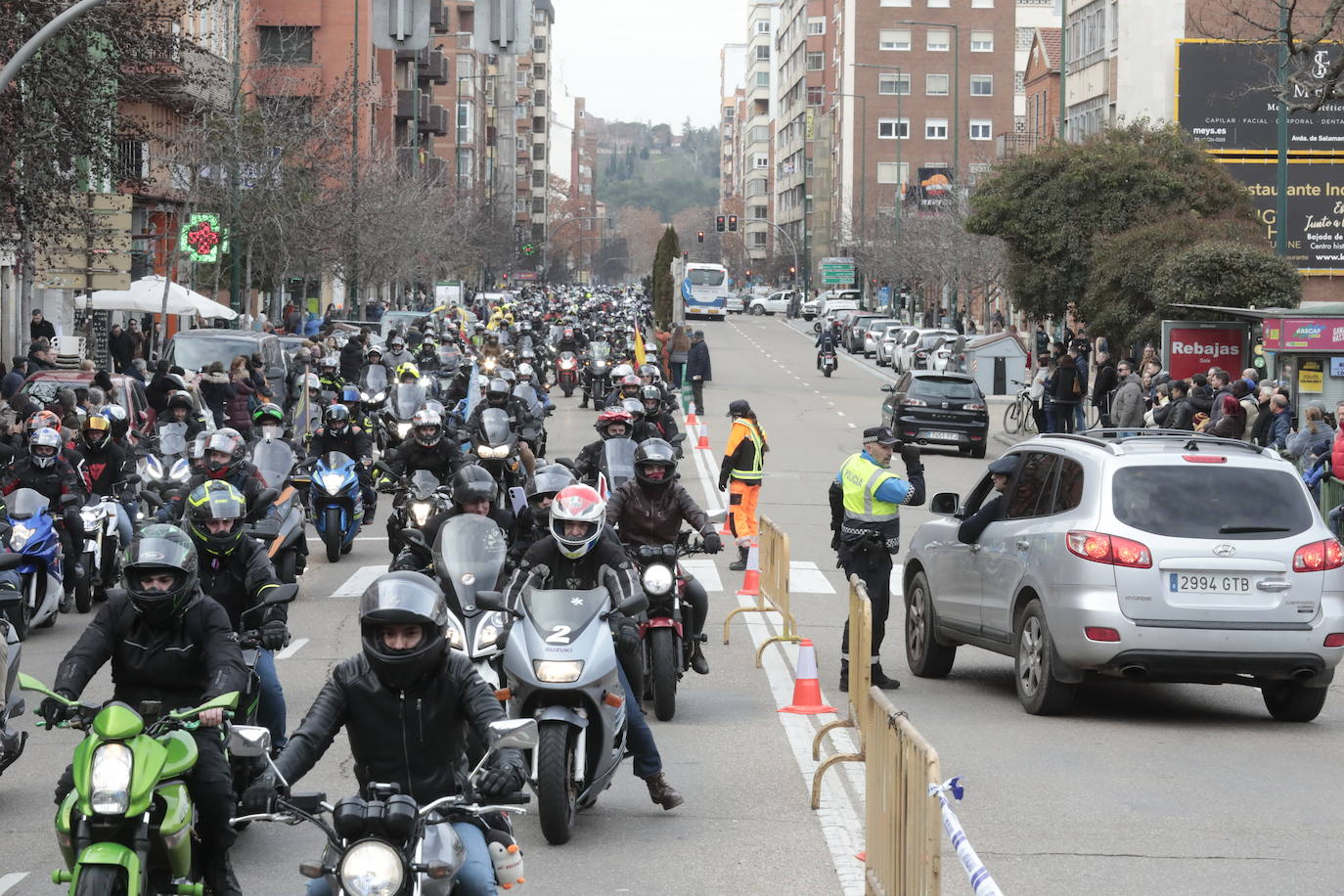 El desfile de banderas de Pingüinos, en imágenes (1/2)