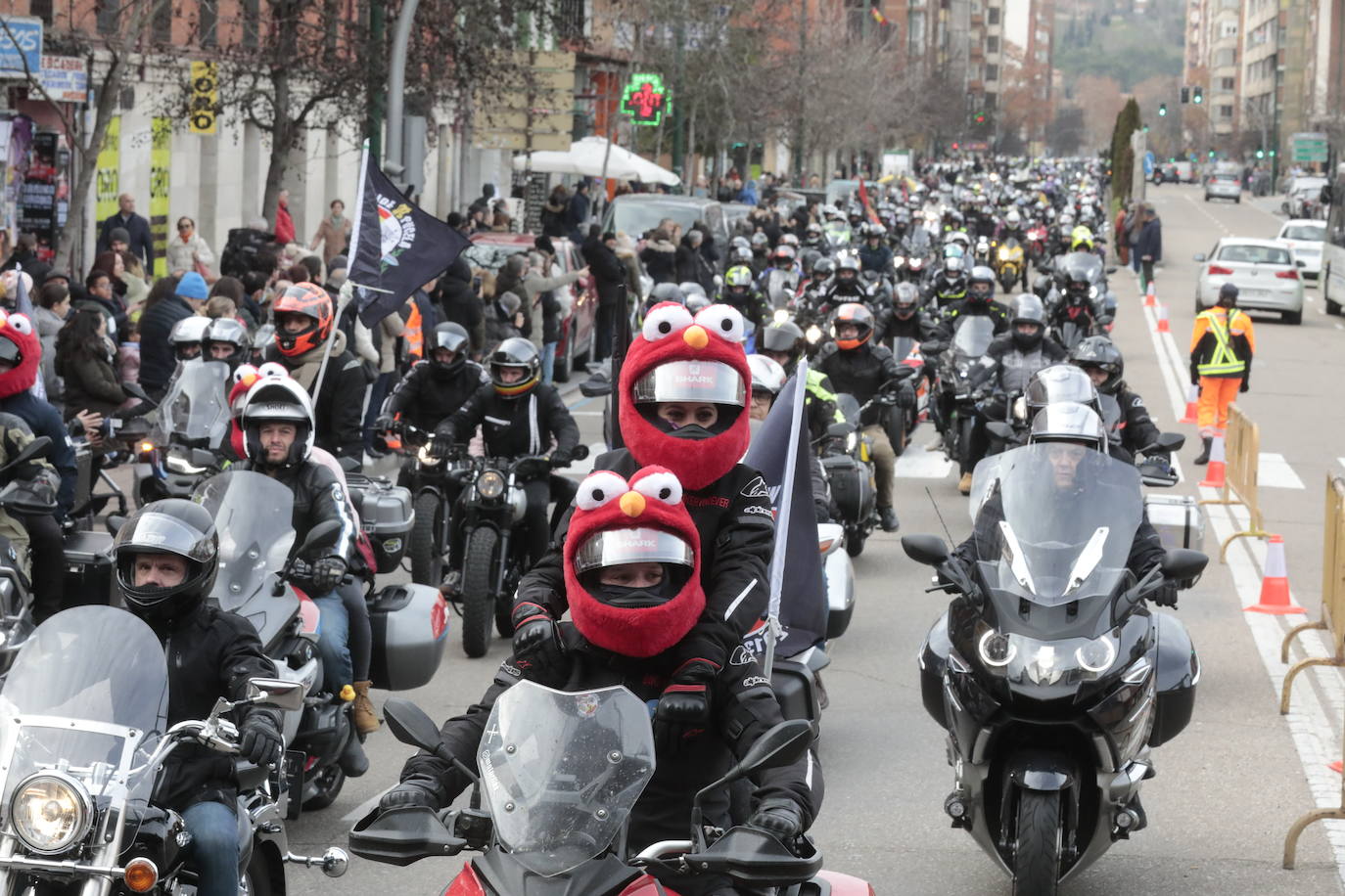 El desfile de banderas de Pingüinos, en imágenes (1/2)