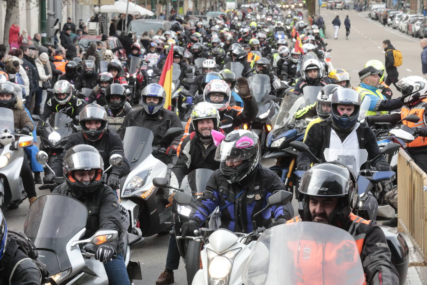 El desfile de banderas de Pingüinos, en imágenes (1/2)