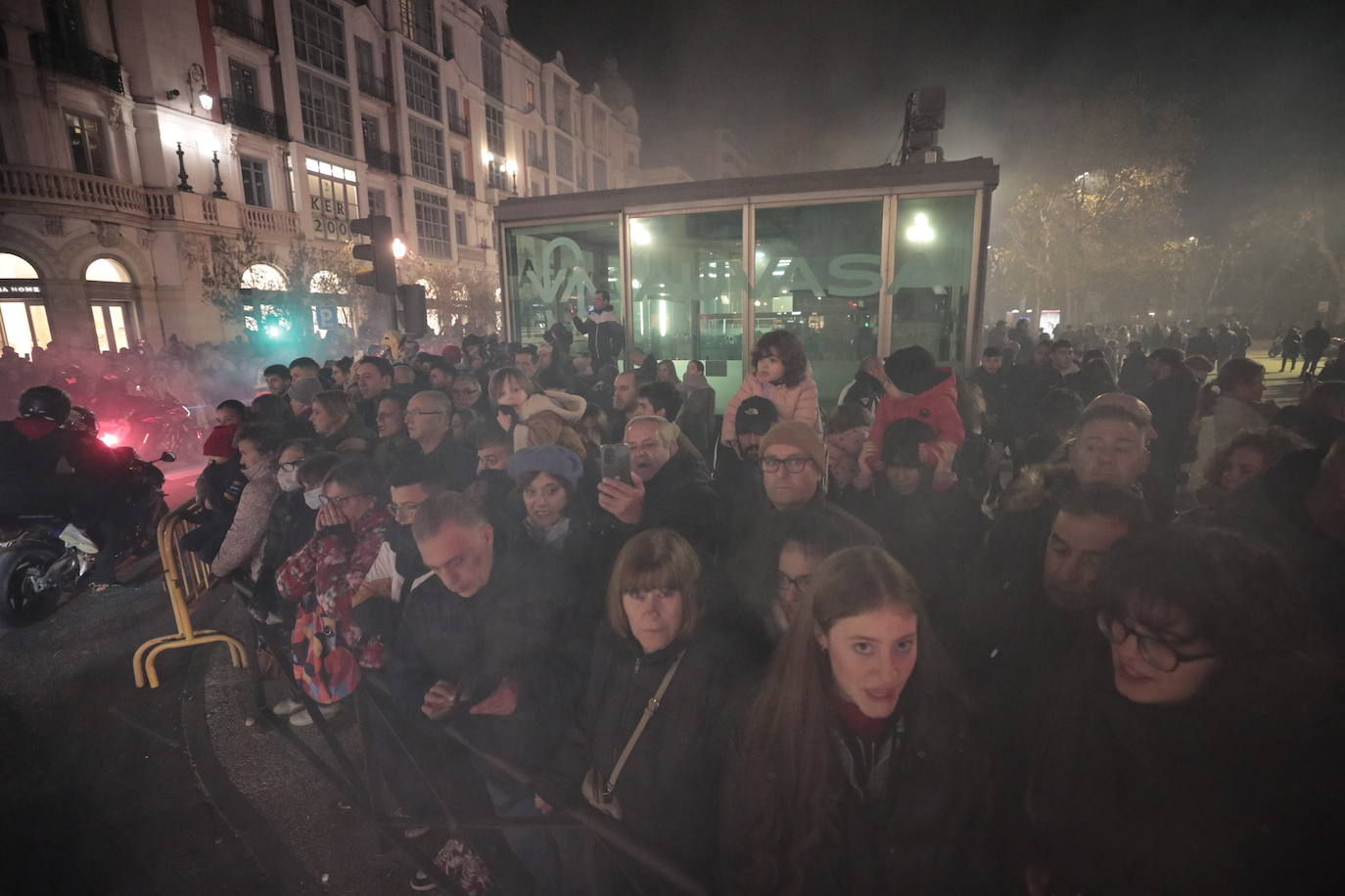 El desfile de antorchas de Pingüinos, en imágenes