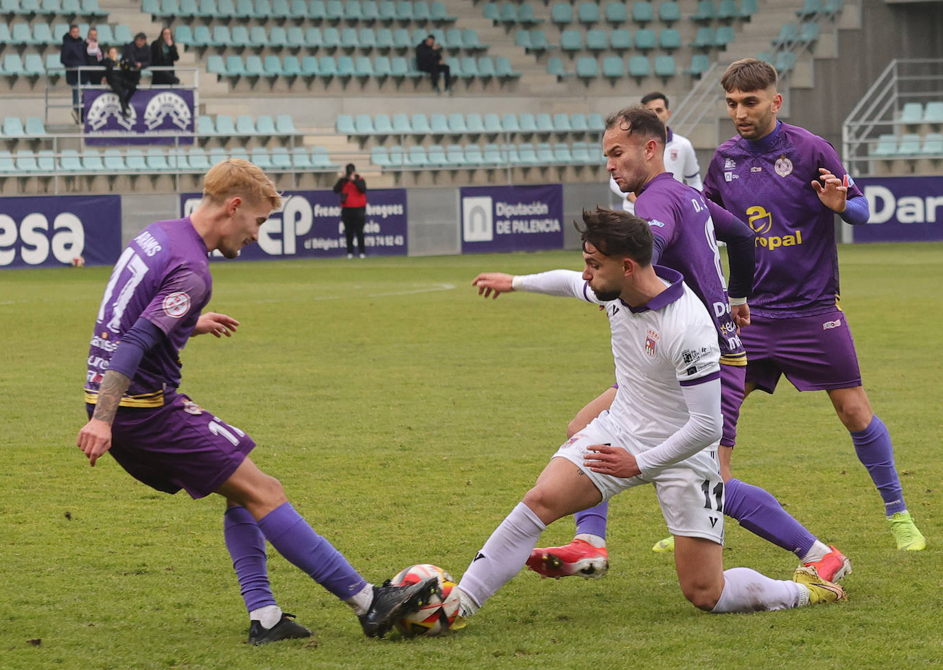 El Palencia CF se lleva el derbi en La Balastera