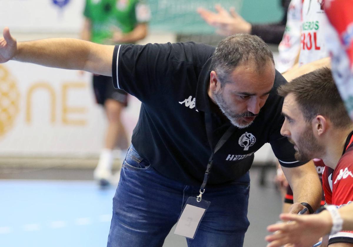 Álvaro Senovilla, durante un partido de esta temporada.