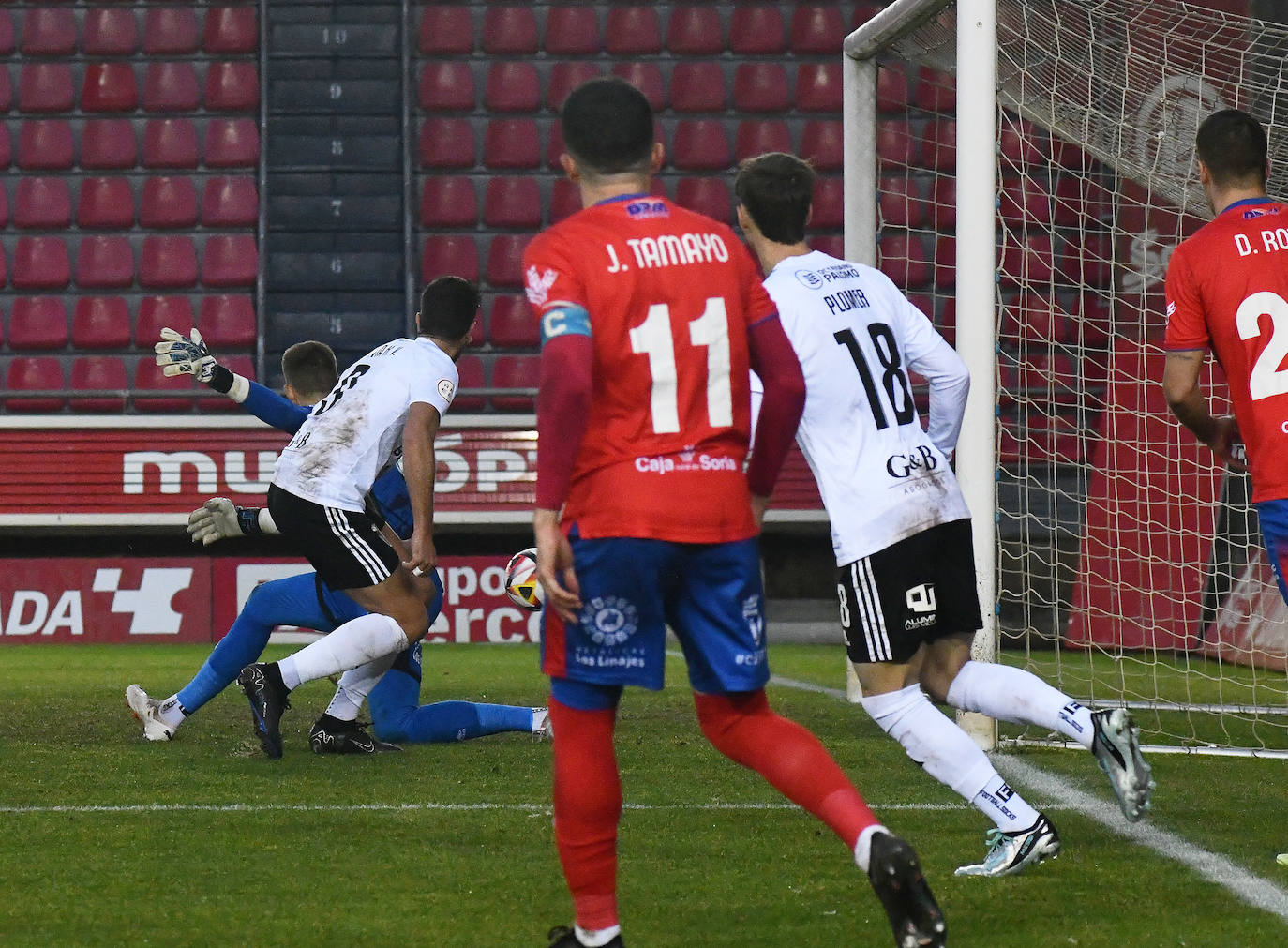 La derrota de la Segoviana en Soria, en imágenes