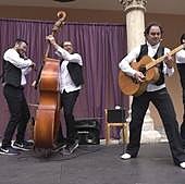 La Sinfónica pone a bailar a los escolares con Muyayos de Raïz y Fetén Fetén