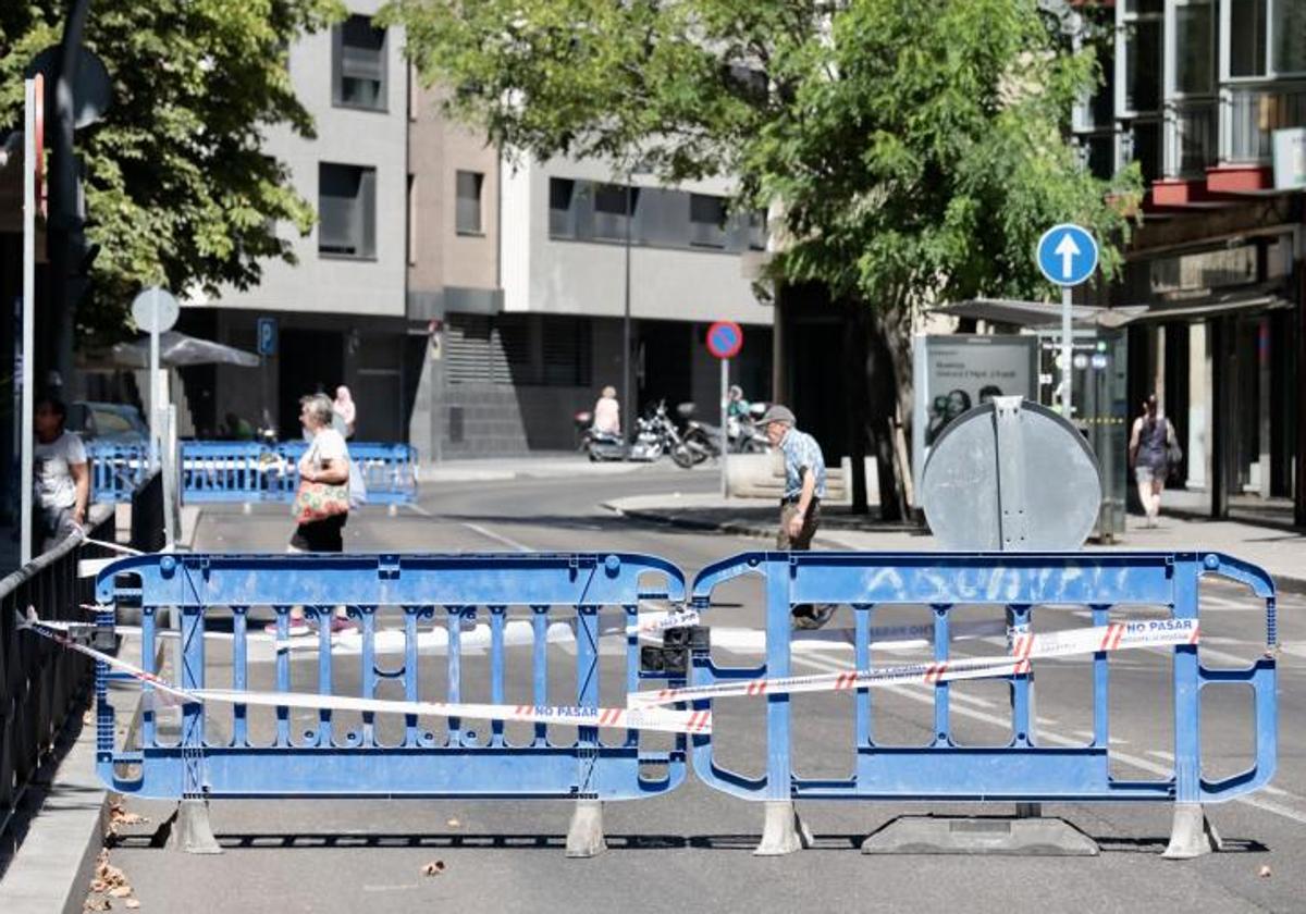 Varios cortes al tráfico en el barrio de Vadillos, en Valladolid.