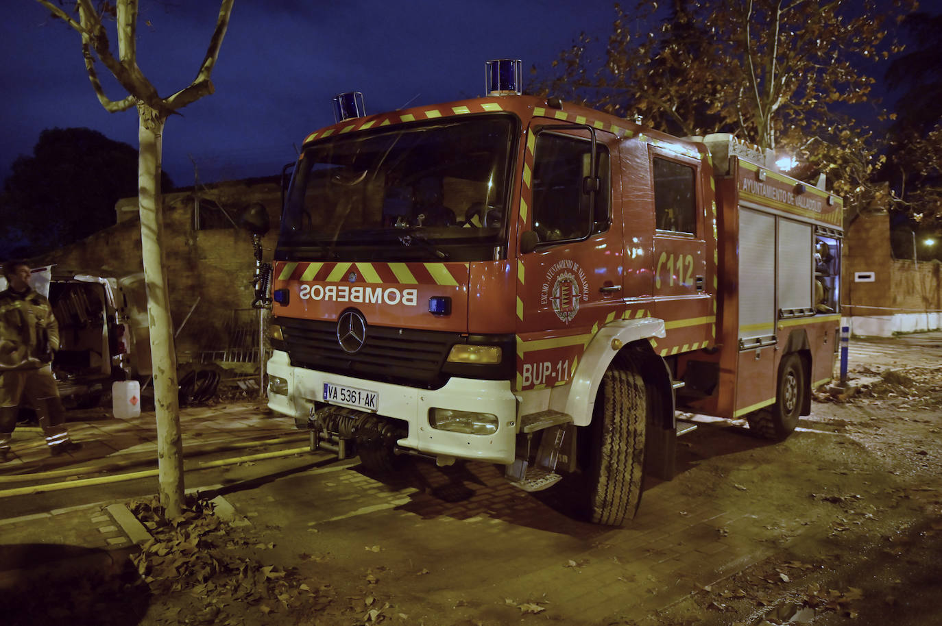 Quema controlada de un depósito oculto en una casa del Paseo Zorrilla