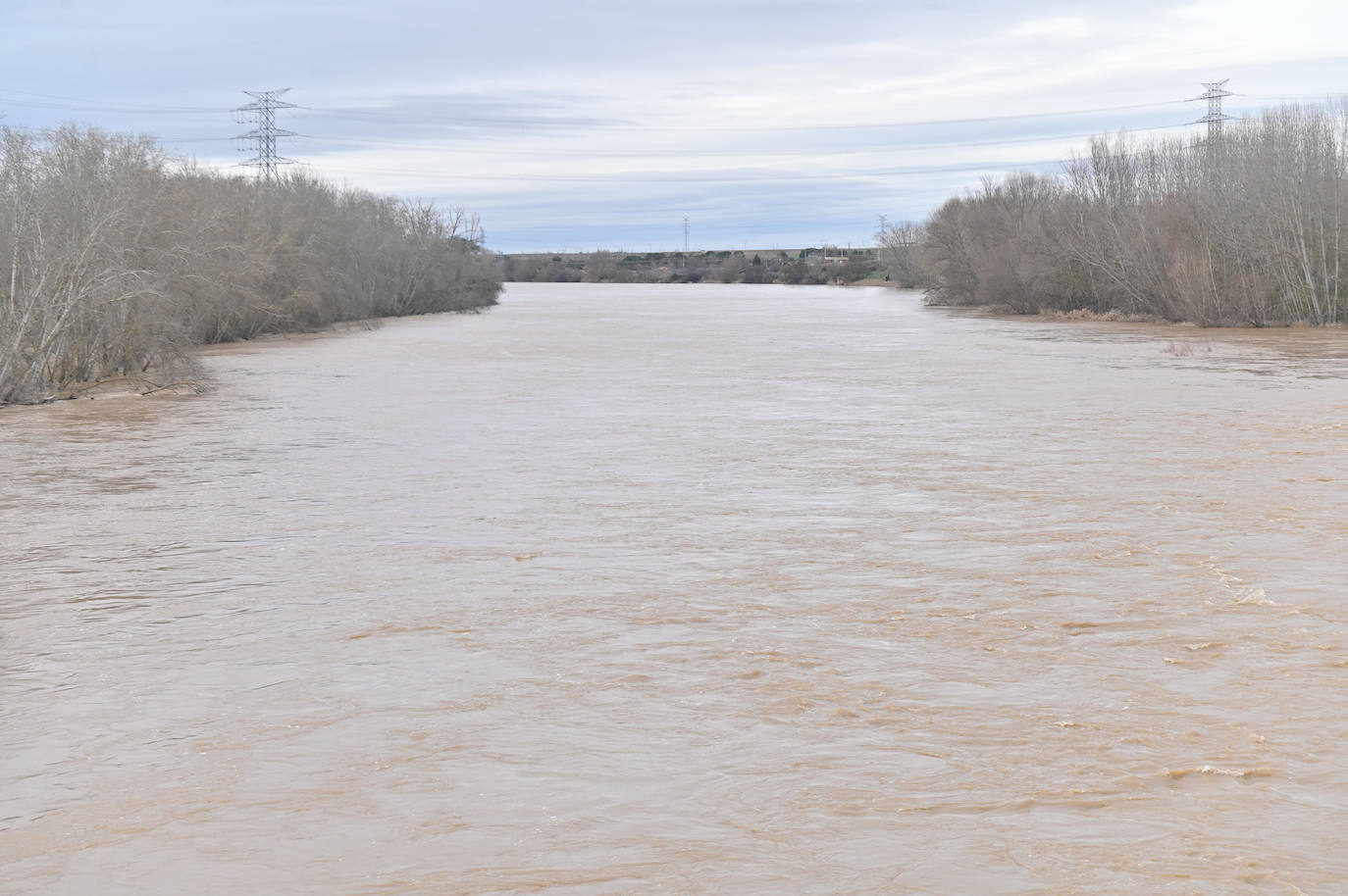 El río Duero a su paso por Tordesillas.