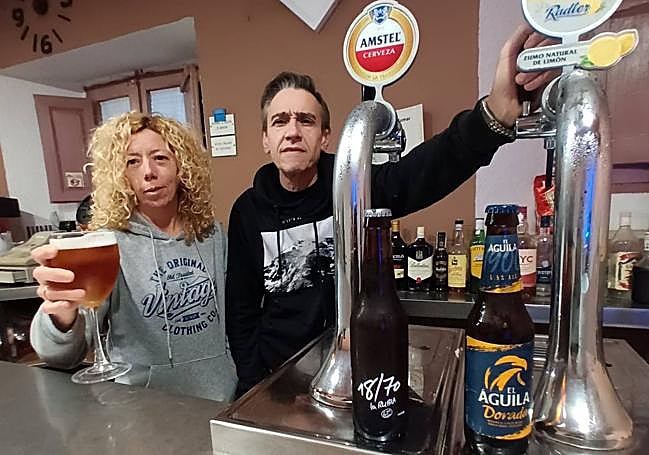 María Ángeles y José Ángel en el Casino de Mota del Marqués