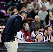 Paco García, cabizbajo en un encuentro en Pisuerga.