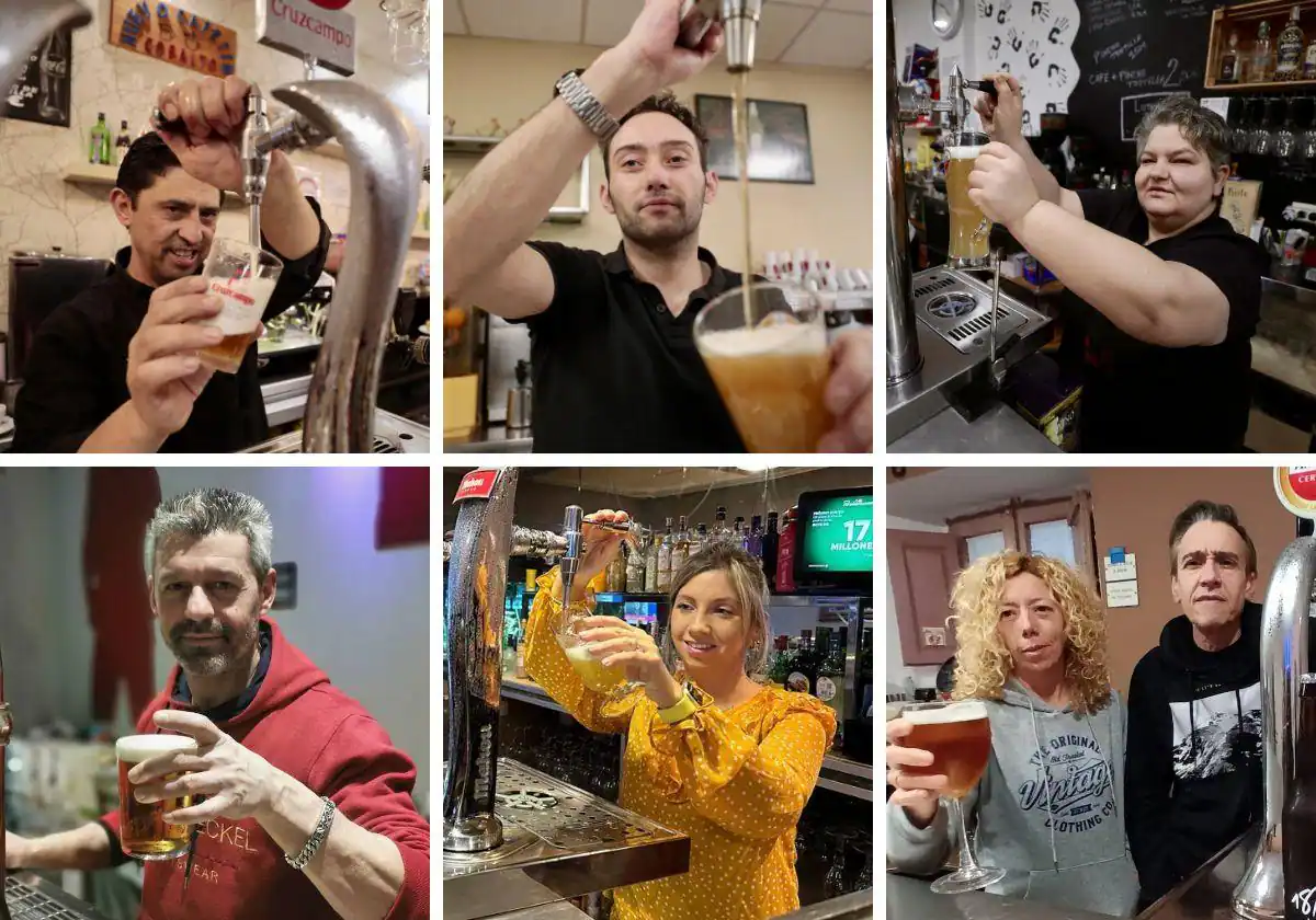Hosteleros de Valladolid tirando cañas de cerveza.