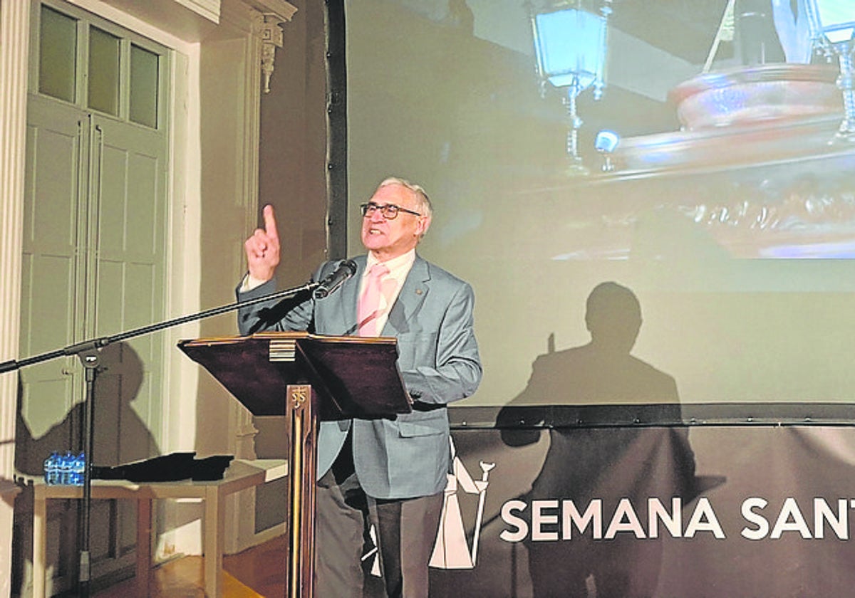 José Luis Alonso Ponga durante su intervención.