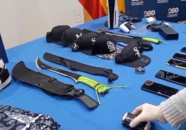 Material intervenido por la Policía Nacional en la operación contra las bandas latinas.