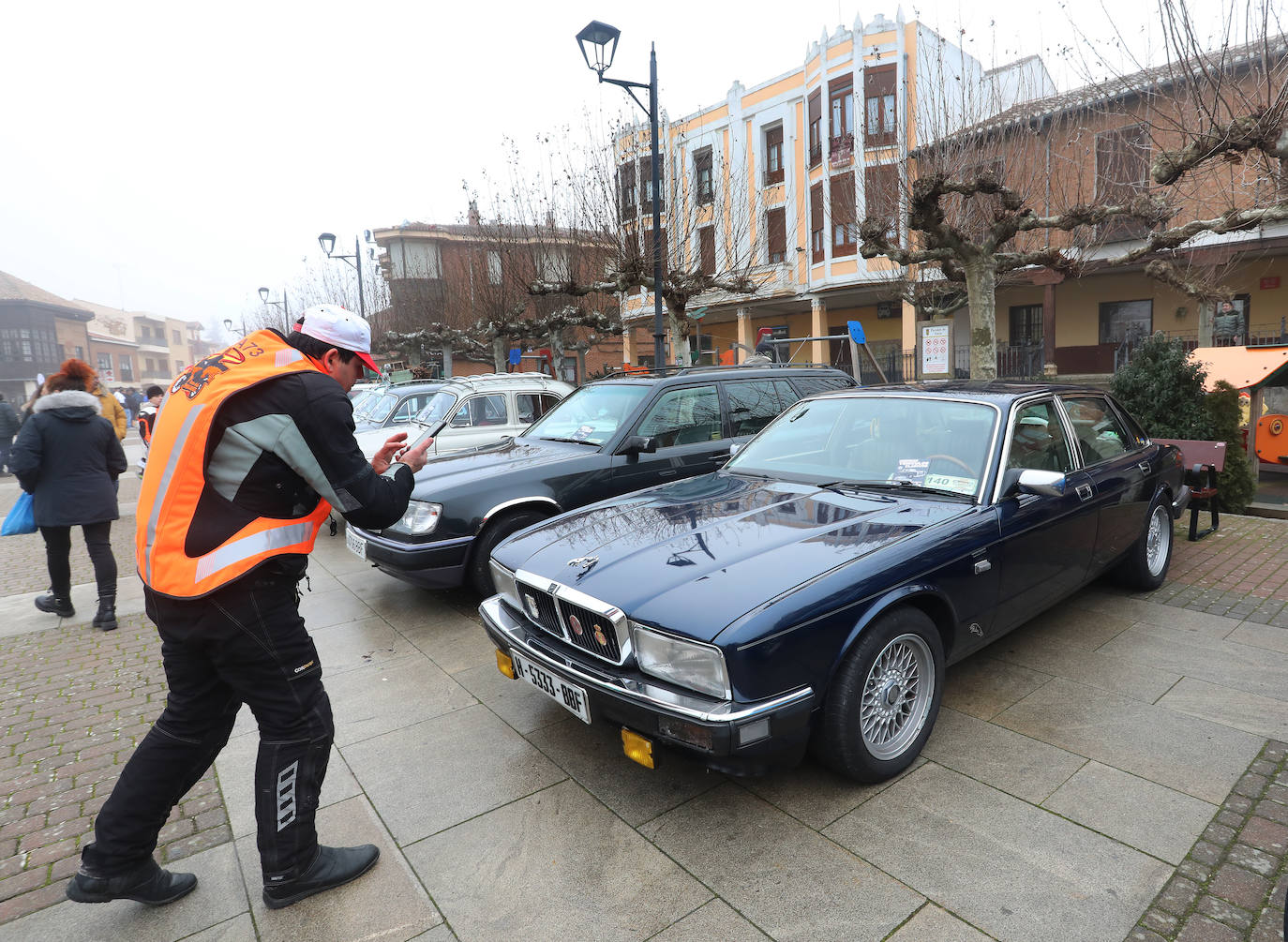 Concentración de coches clásicos en Paredes de Nava