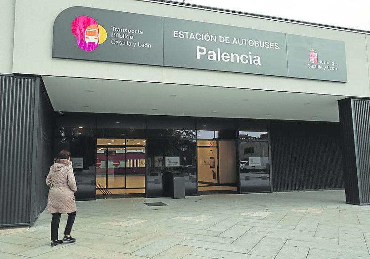 Entrada a la estación de autobuses tras la reforma.