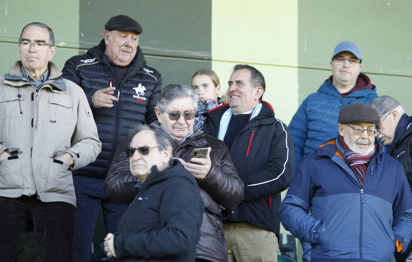 Búscate en las gradas de La Albuera durante el Segoviana - Navalcarnero