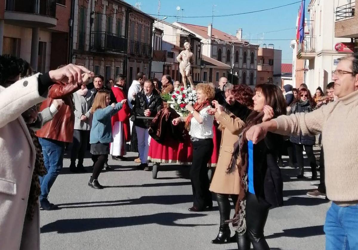 Procesión en Villaverde de Íscar.