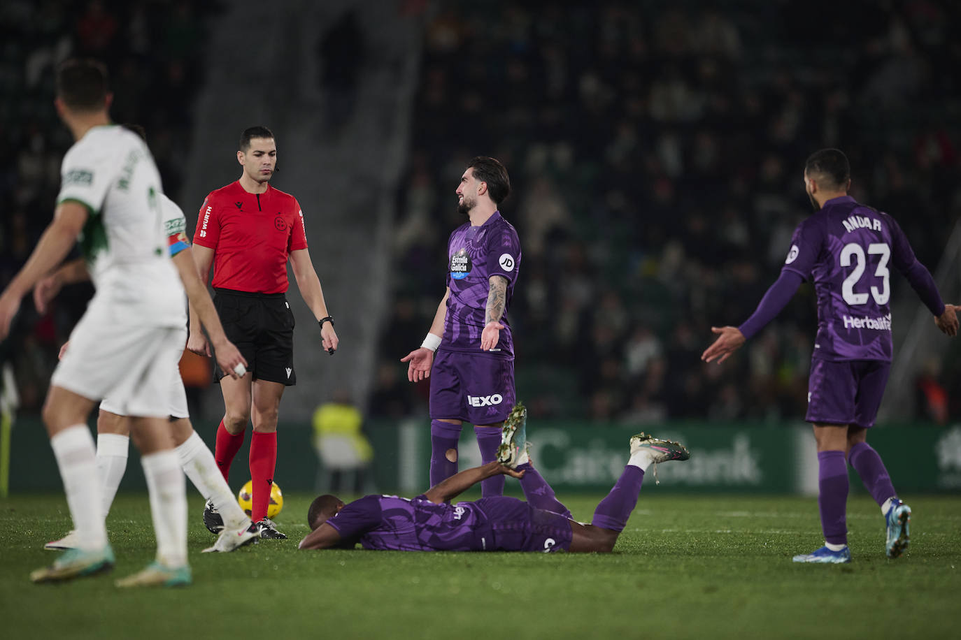 Las imágenes del partido Elche-Real Valladolid