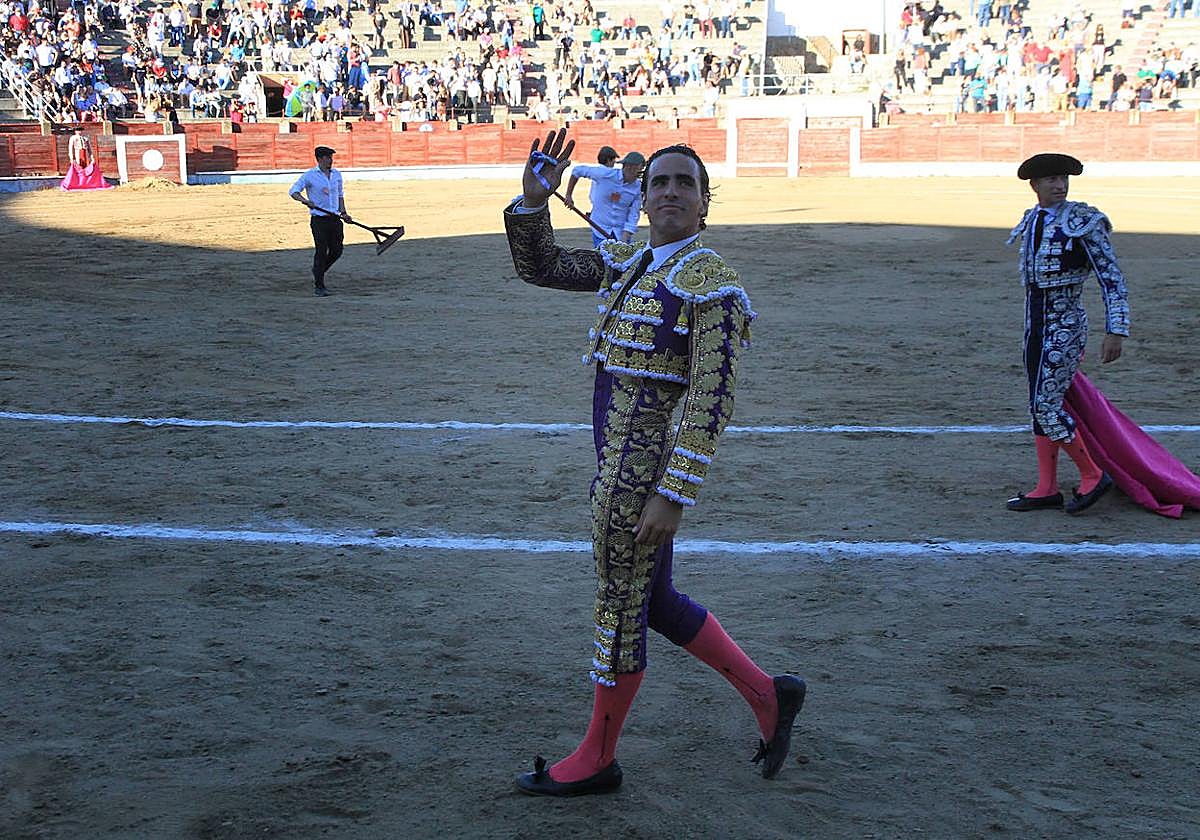 Corrida de toros en la plaza de Segovia durante unas fiestas de San Pedro.