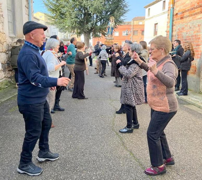 Cevico Navero danza a su Patrona