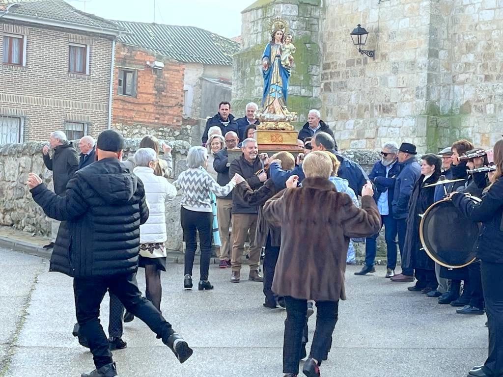 Cevico Navero danza a su Patrona