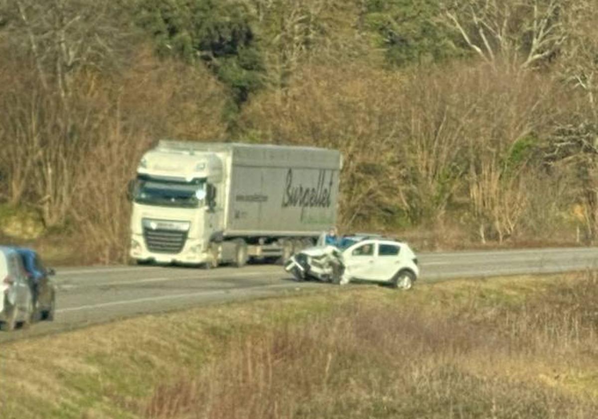 Uno de los vehículos involucrados en el accidente en la CL-629.