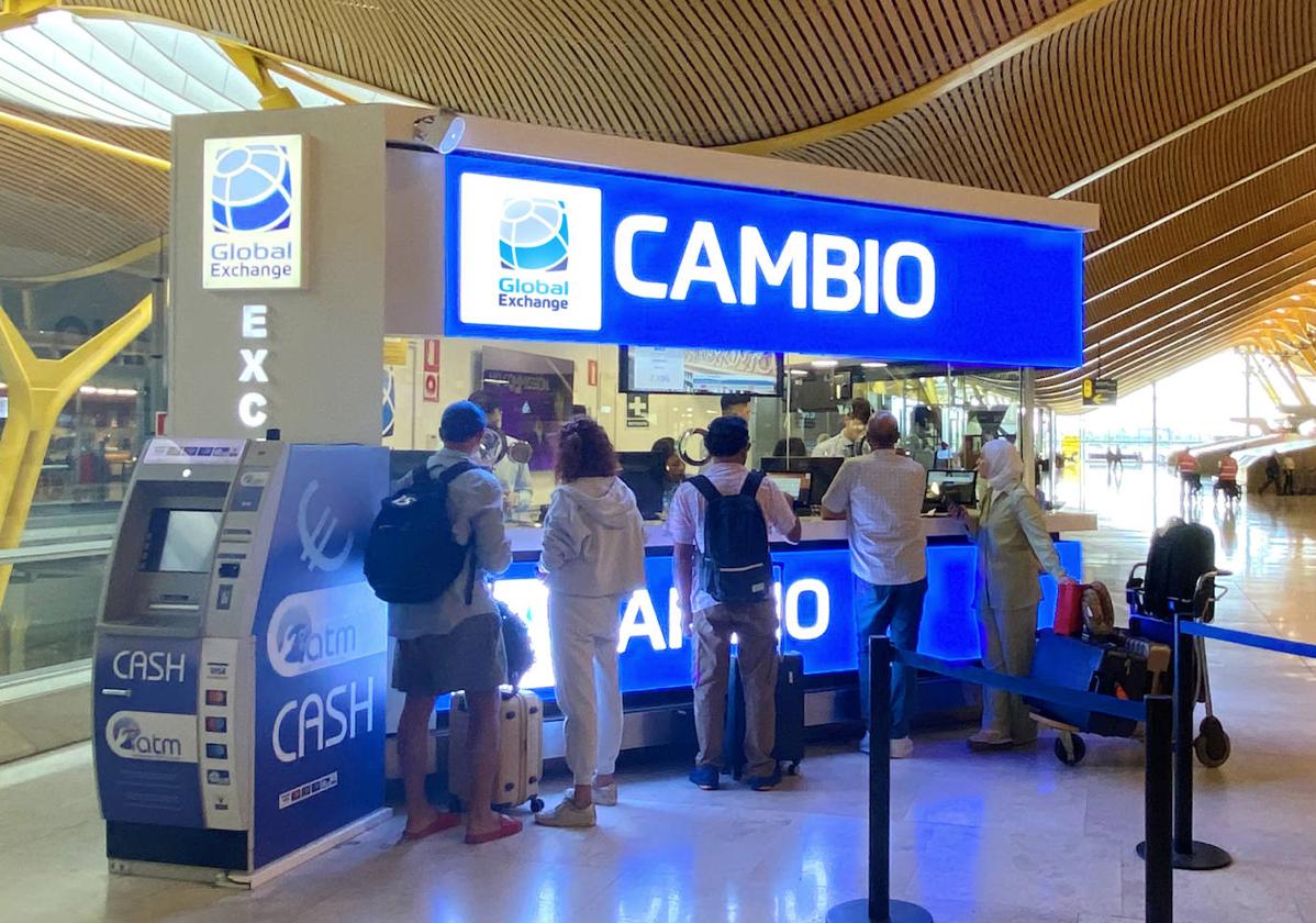 Oficina de cambio de Global Exchange en la T-4 del Aeropuesto Adolfo Suárez-Barajas.