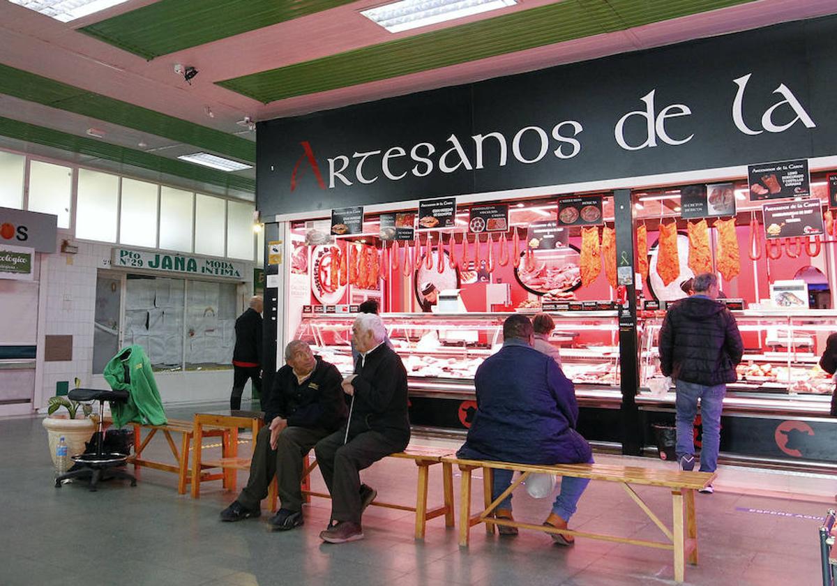 Interior del mercado de La Albuera.