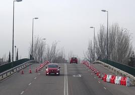 Estado actual del viaducto de Daniel del Olmo y detalle de los apeos que sujetan su estructura