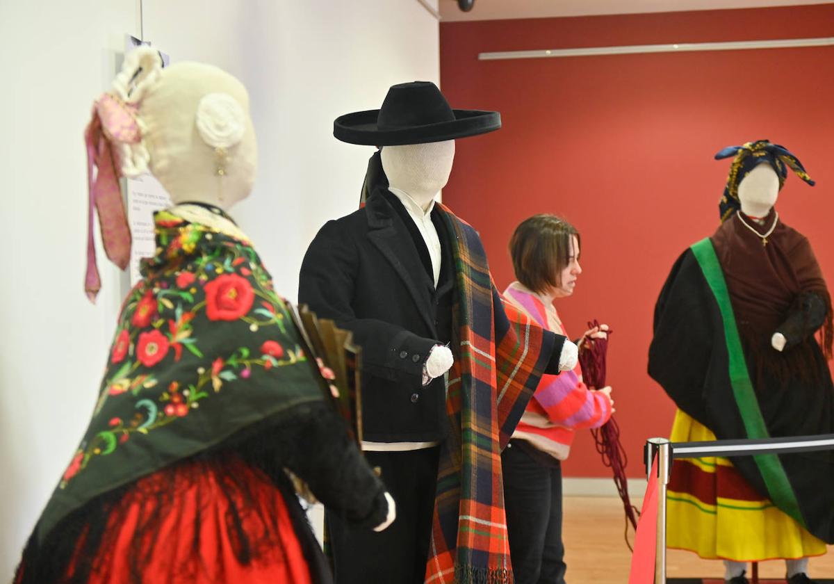 Exposición de trajes tradicionales de la comarca de Valladolid