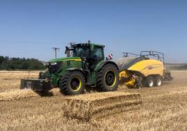 Empacado de paja en una superficie agrícola durante la pasada campaña.