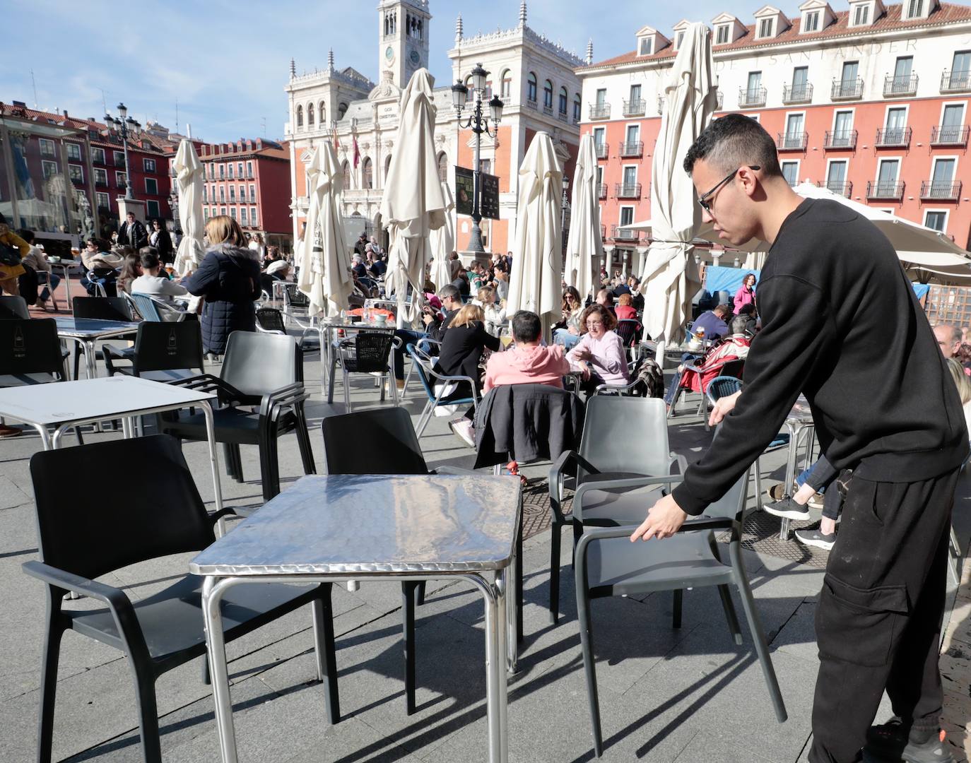 Las imágenes con las terrazas a rebosar en la Plaza Mayor