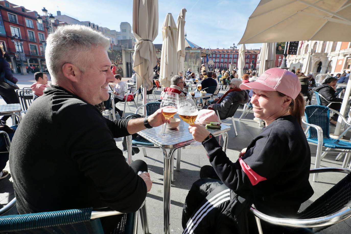 Las imágenes con las terrazas a rebosar en la Plaza Mayor