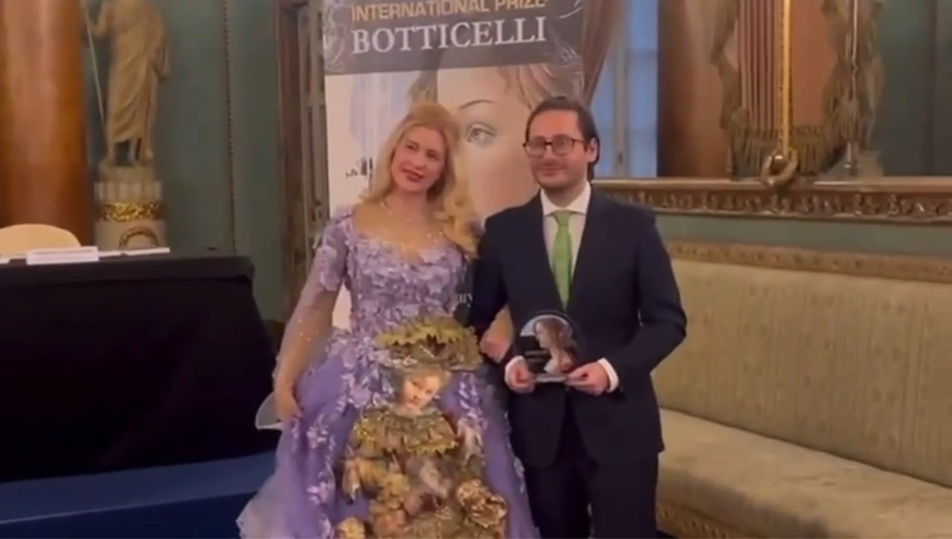 La artista de Palencia Rosana Largo gana el Premio Internacional de Arte Botticelli y lo recoge en Florencia (Italia)