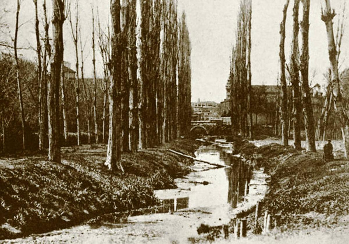 Imagen principal - El río en su recorrido por la zona de Paraíso, la calle Don Sancho en las inundaciones de 1936 y el Puente del Cubo o del Espolón.