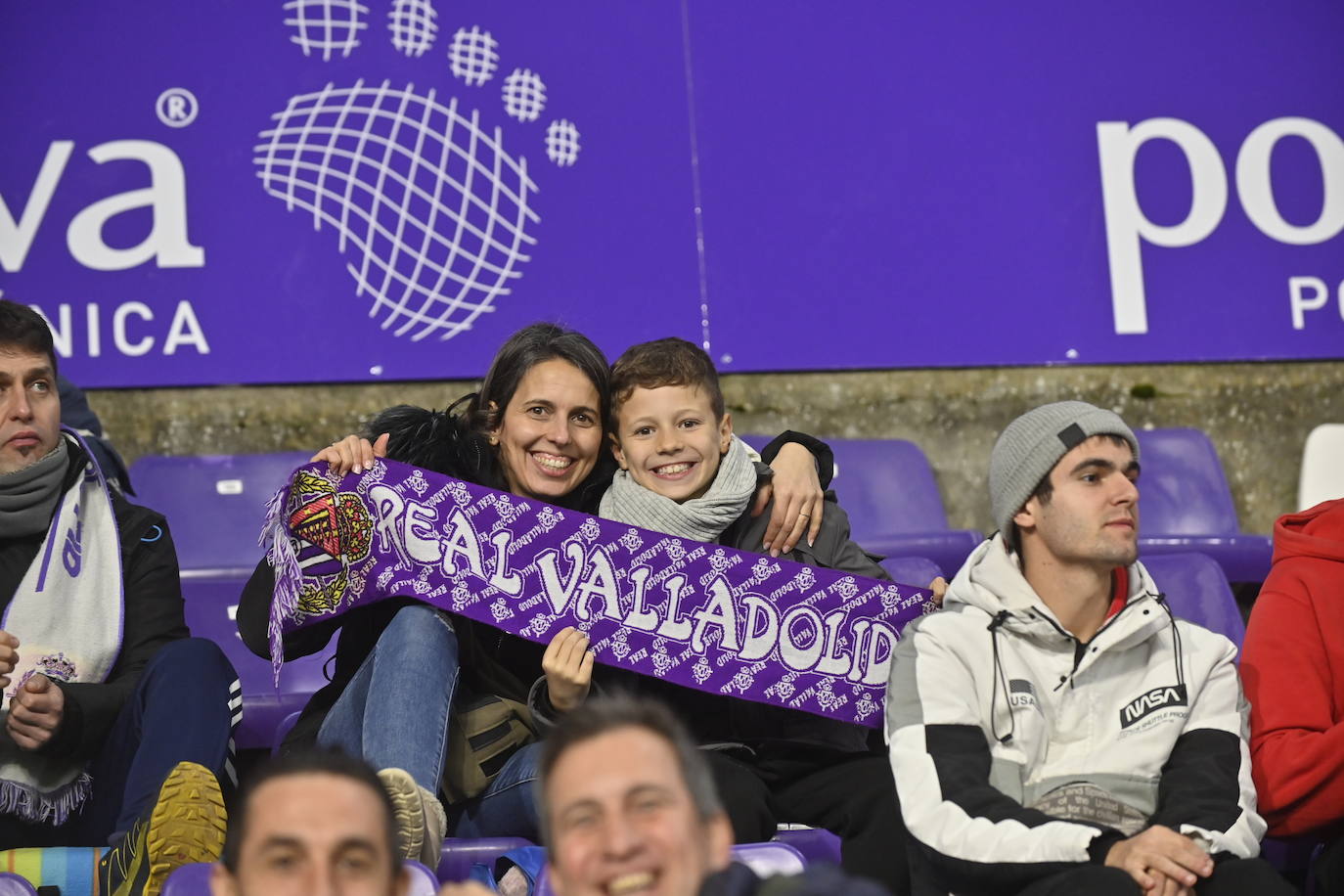 Búscate en la grada del estadio José Zorrilla (2 de 3)