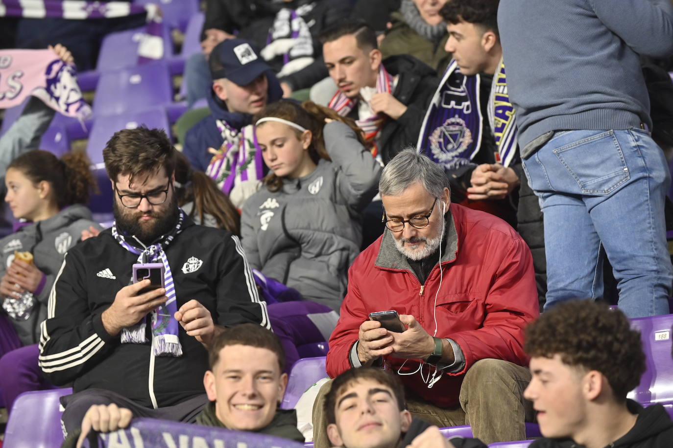 Búscate en la grada del estadio José Zorrilla (2 de 3)