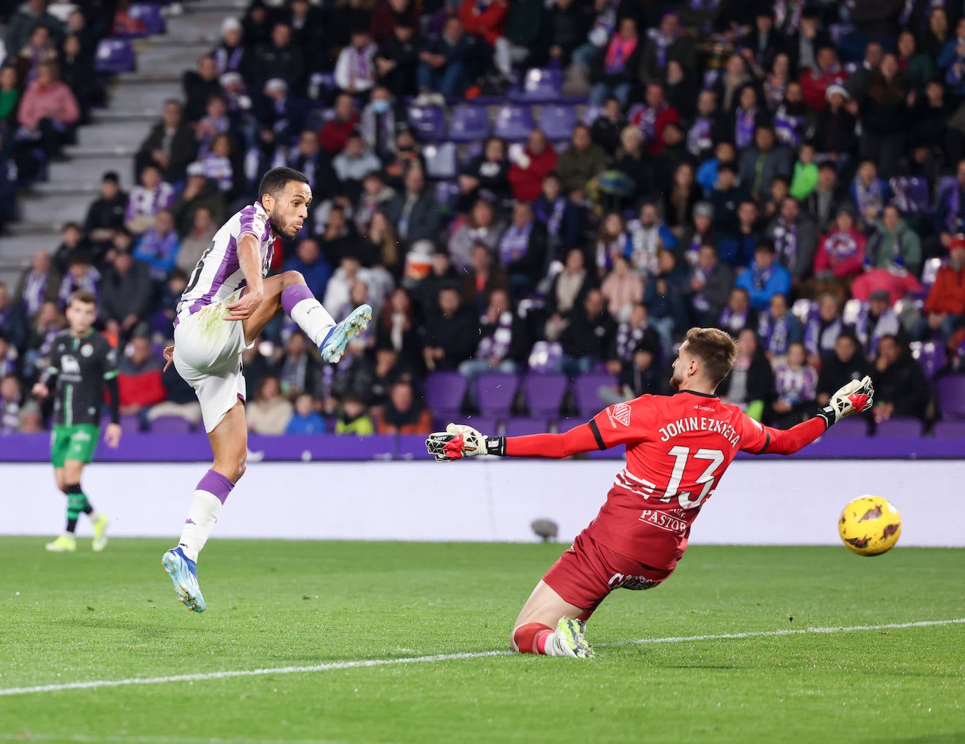 La victoria del Real Valladolid sobre el Racing de Santander, en imágenes