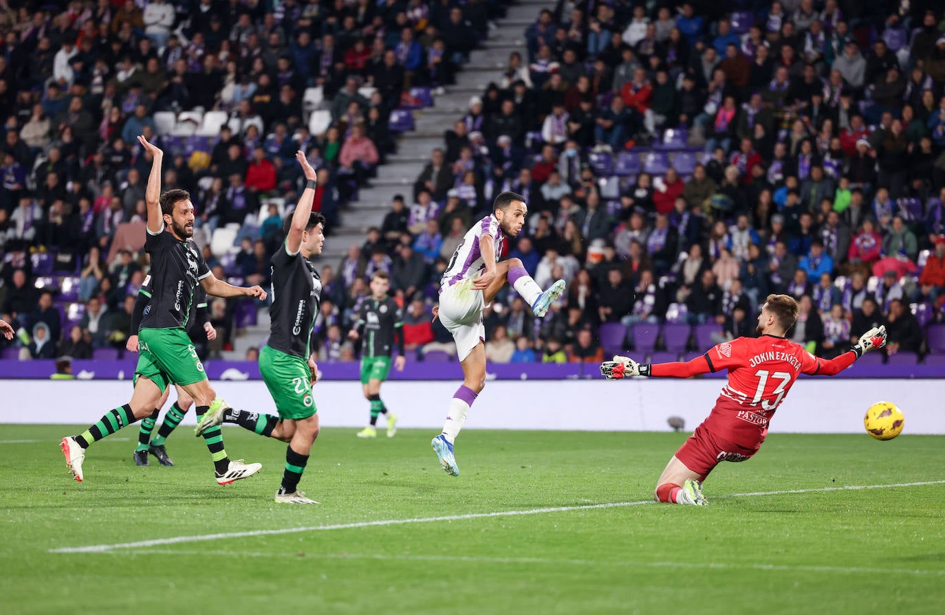 La victoria del Real Valladolid sobre el Racing de Santander, en imágenes