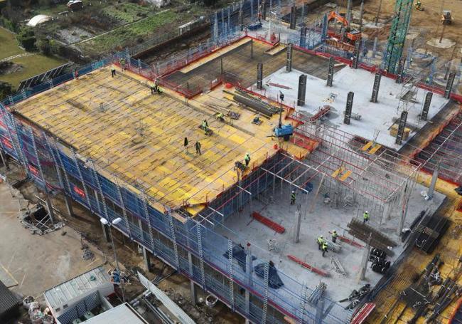 Trabajos de construcción del bloque técnico.