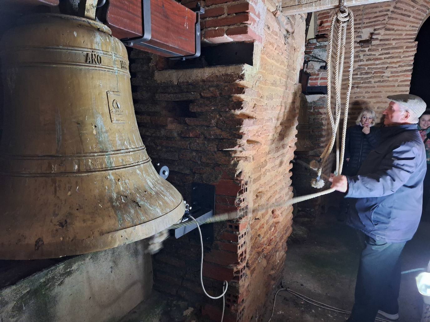 Los vecinos de Santa Eufemia tocan las campanas para ahuyentar los nublados