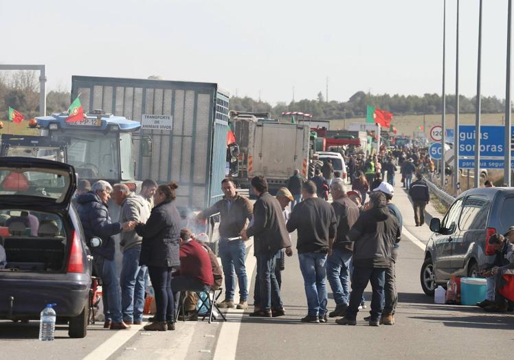 Movilización en la frontera de Fuentes de Oñoro con Vilar Formoso, Portugal.