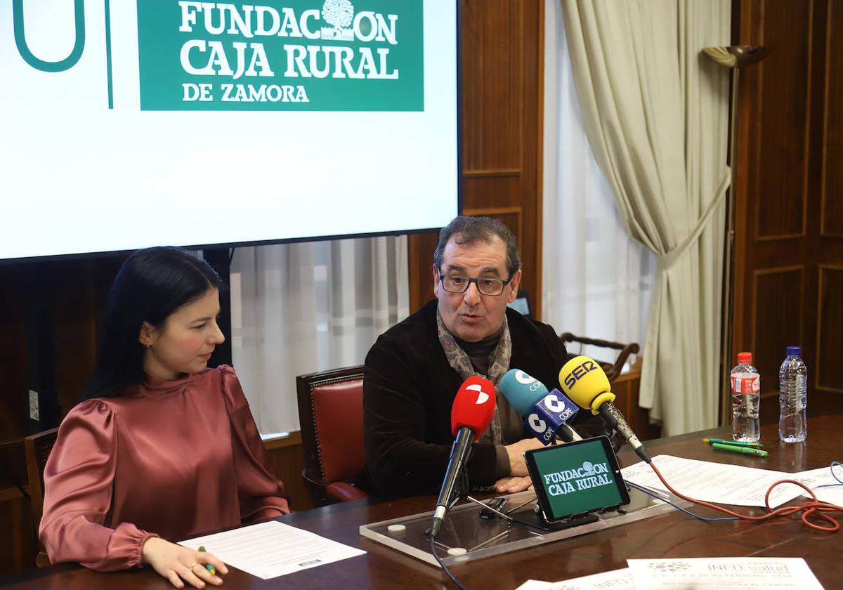 Narciso Priero, a la derecha, en la presentación de las actividades.