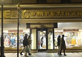 Escaparate de El Competidor, en la Bajada de la Libertad.