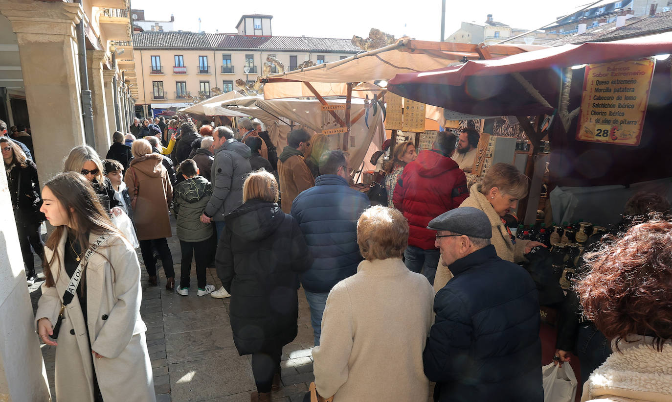 La fiesta popular de las Candelas se vive en la Plaza Mayor
