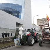 «Damos de comer al mundo, pero somos los últimos monos»