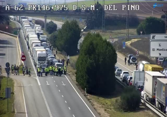 Corte de la A-62 a la altura de San Miguel del Pino a las 15:12 horas de la tarde.