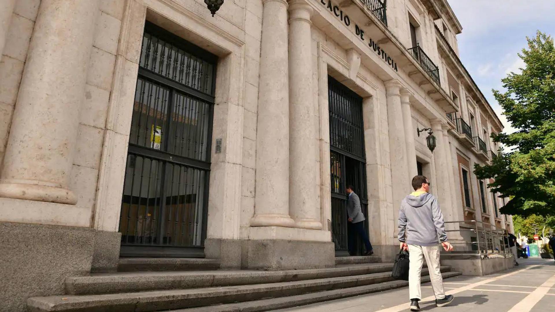 Valladolid: Cárcel para la joven de 18 años que tuvo sexo con un chico de  14 | El Norte de Castilla