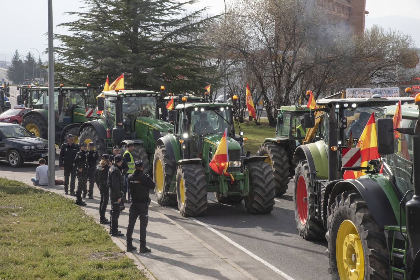 La tractorada por el centro de Segovia, en imágenes